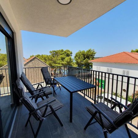 Apartmani Nerium Loviste Bagian luar foto