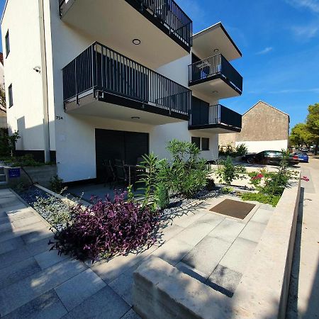 Apartmani Nerium Loviste Bagian luar foto