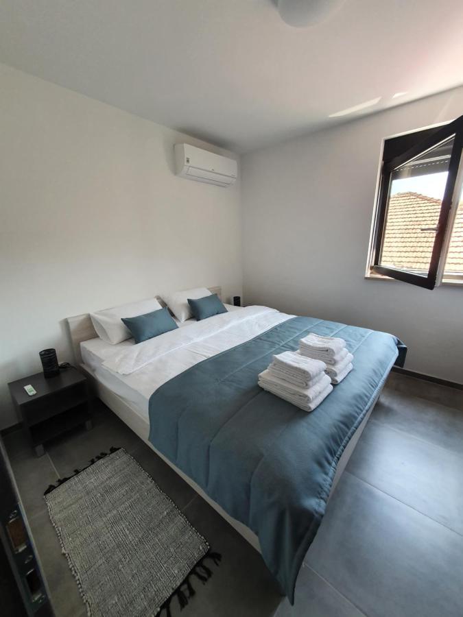 Apartmani Nerium Loviste Bagian luar foto