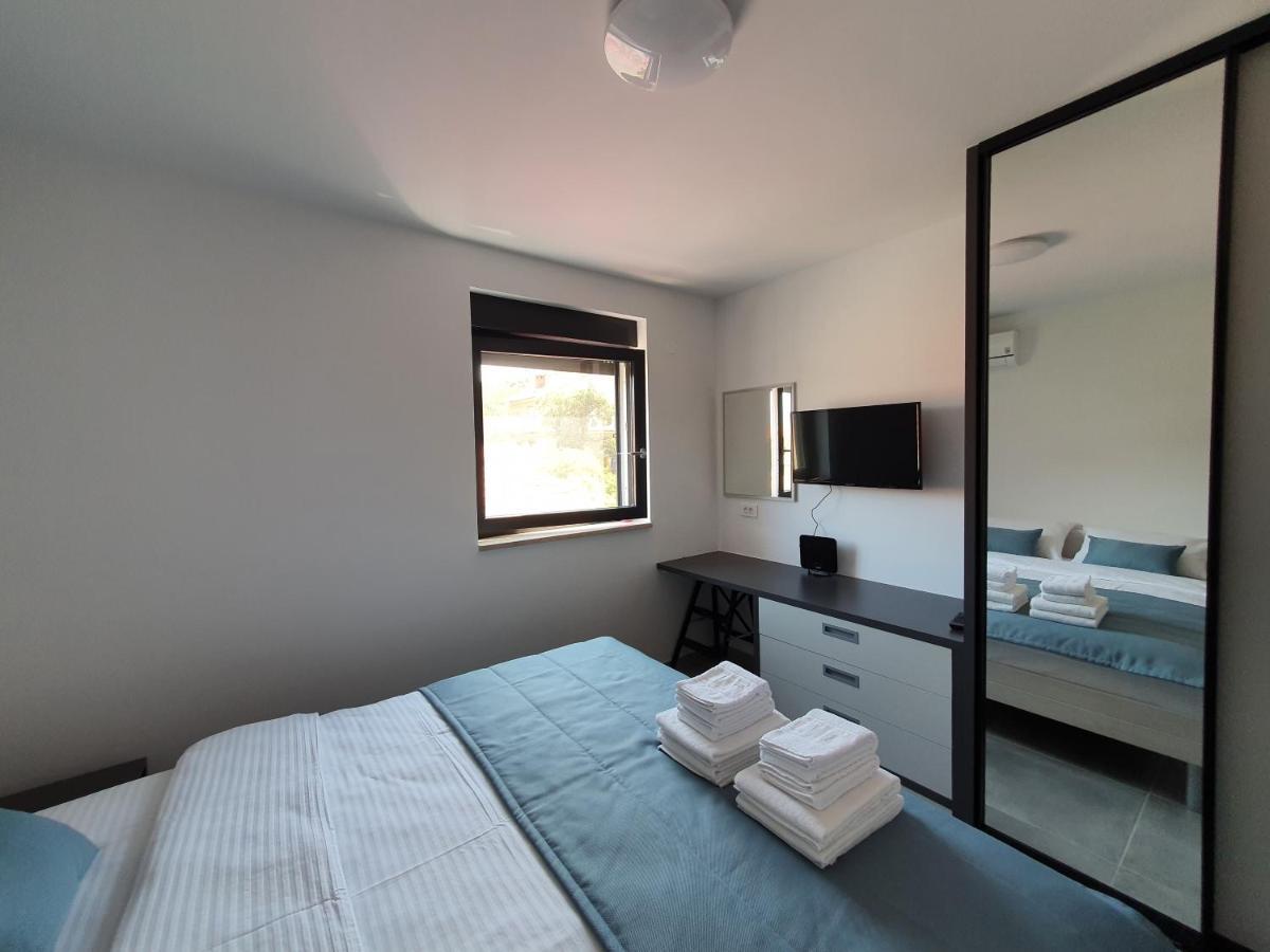 Apartmani Nerium Loviste Bagian luar foto