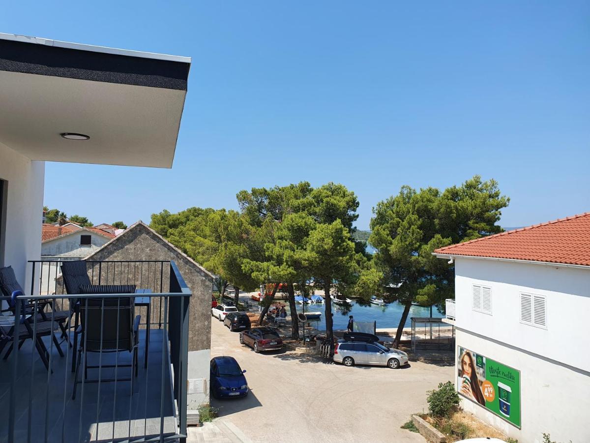 Apartmani Nerium Loviste Bagian luar foto