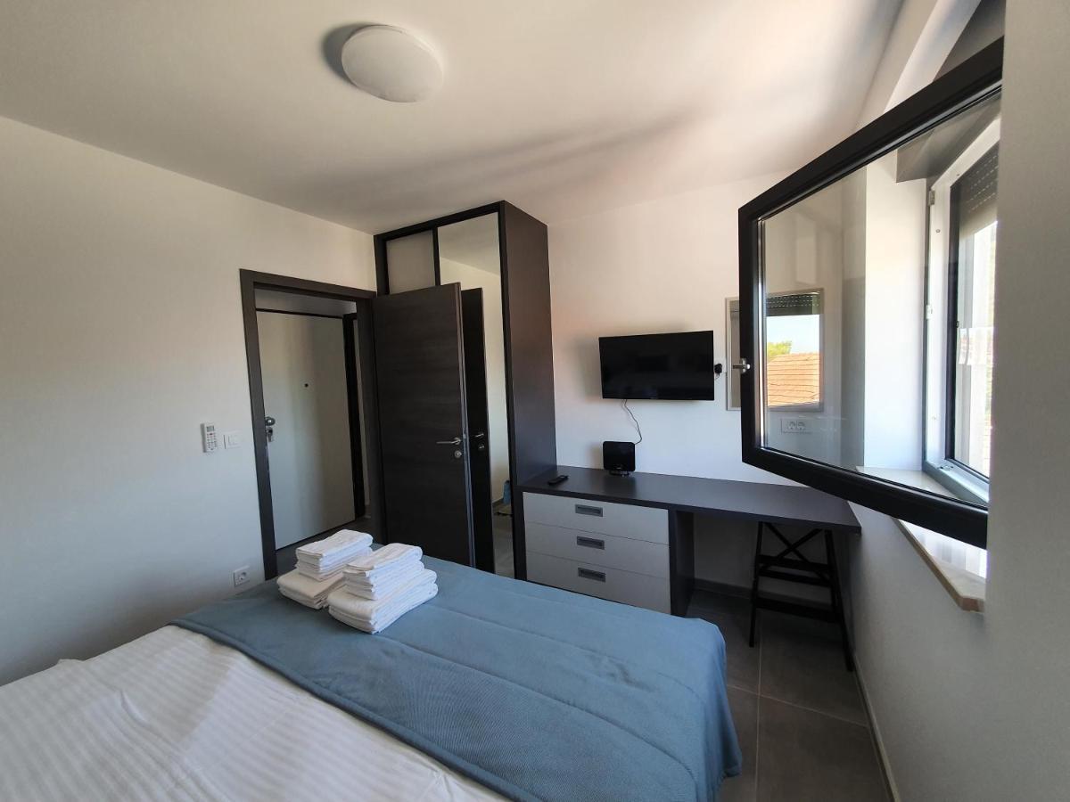Apartmani Nerium Loviste Bagian luar foto