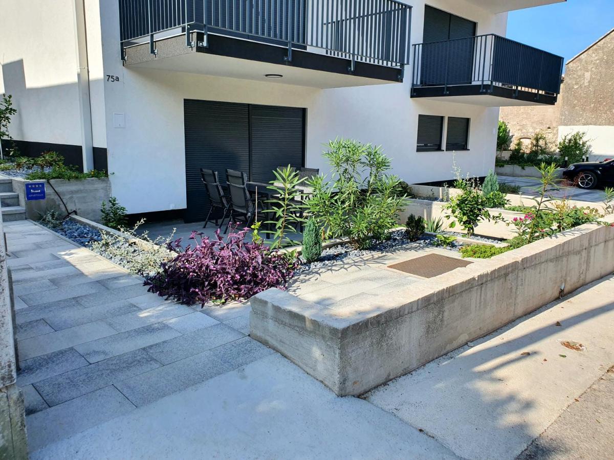 Apartmani Nerium Loviste Bagian luar foto