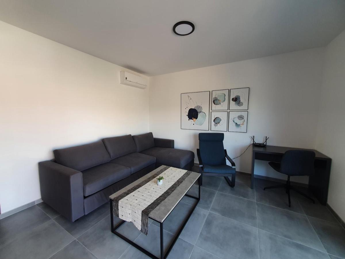 Apartmani Nerium Loviste Bagian luar foto