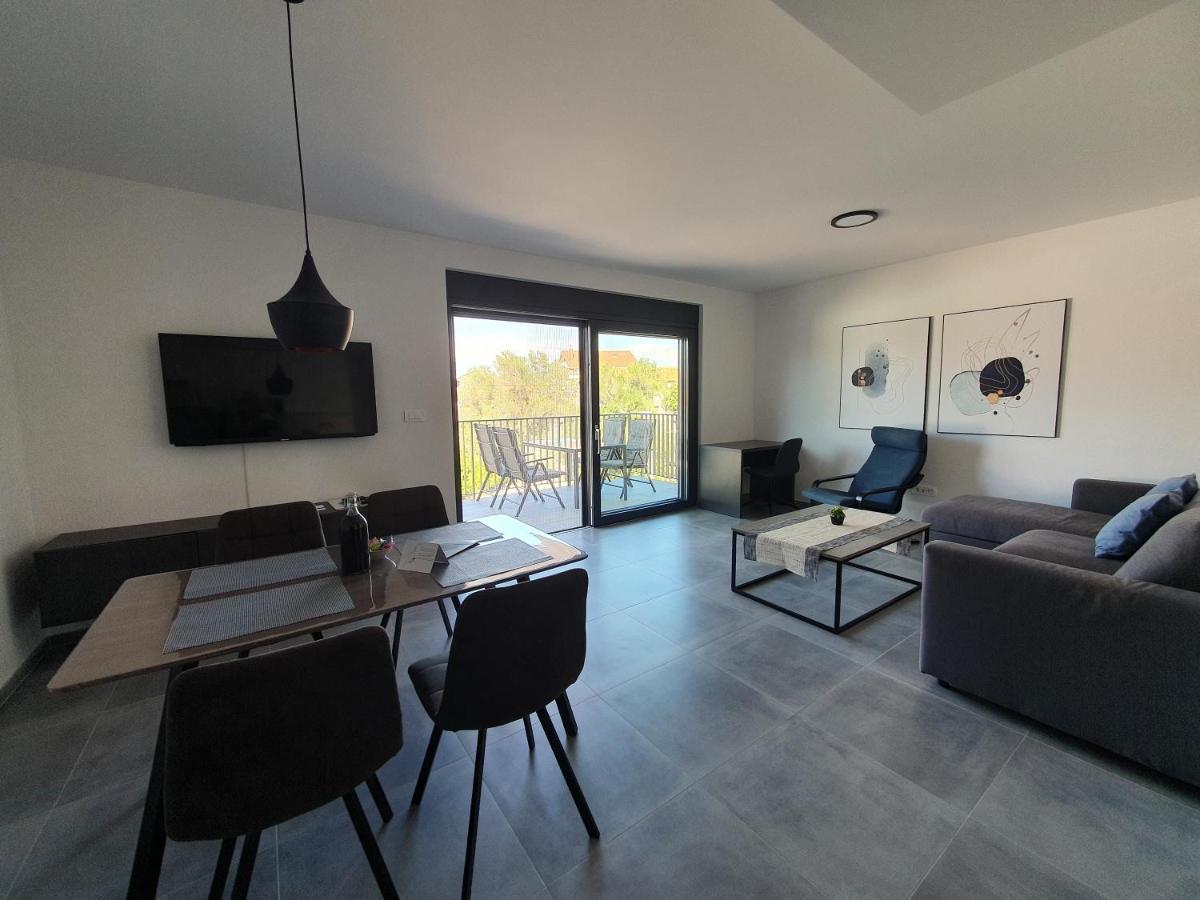 Apartmani Nerium Loviste Bagian luar foto