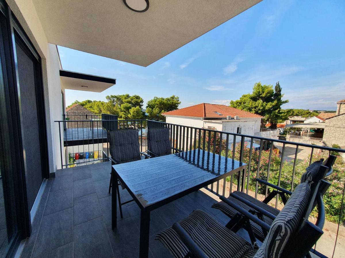 Apartmani Nerium Loviste Bagian luar foto