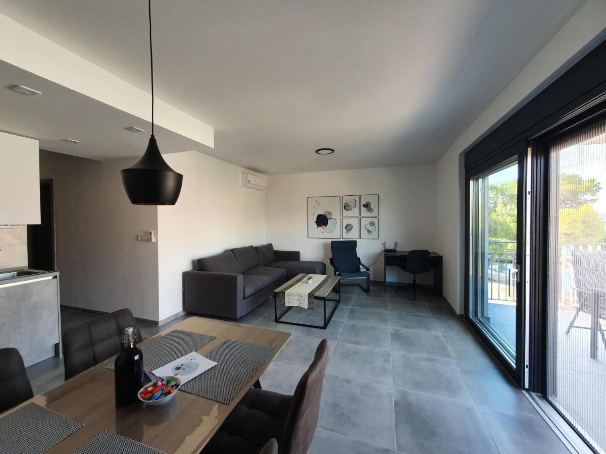 Apartmani Nerium Loviste Bagian luar foto
