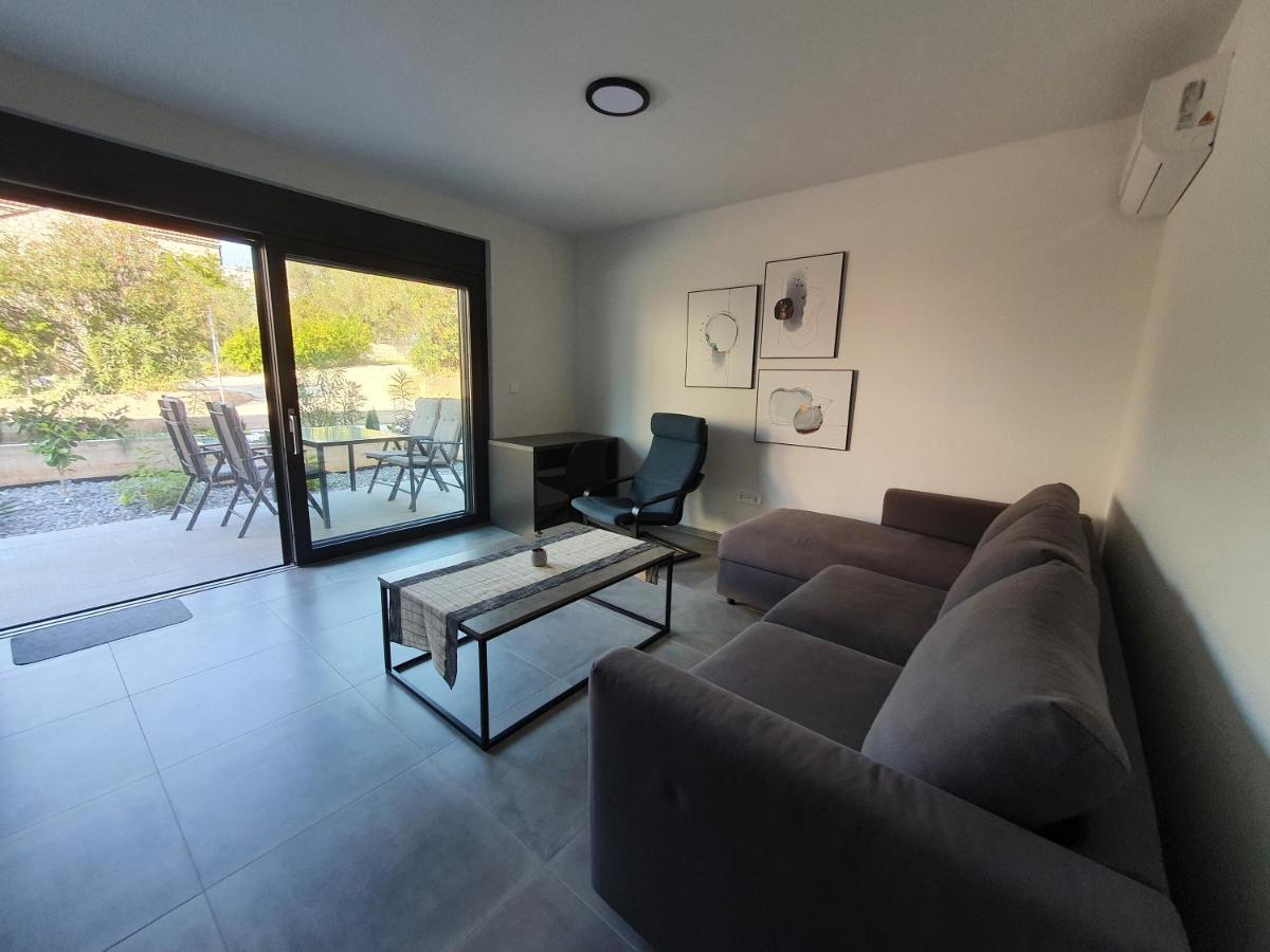 Apartmani Nerium Loviste Bagian luar foto